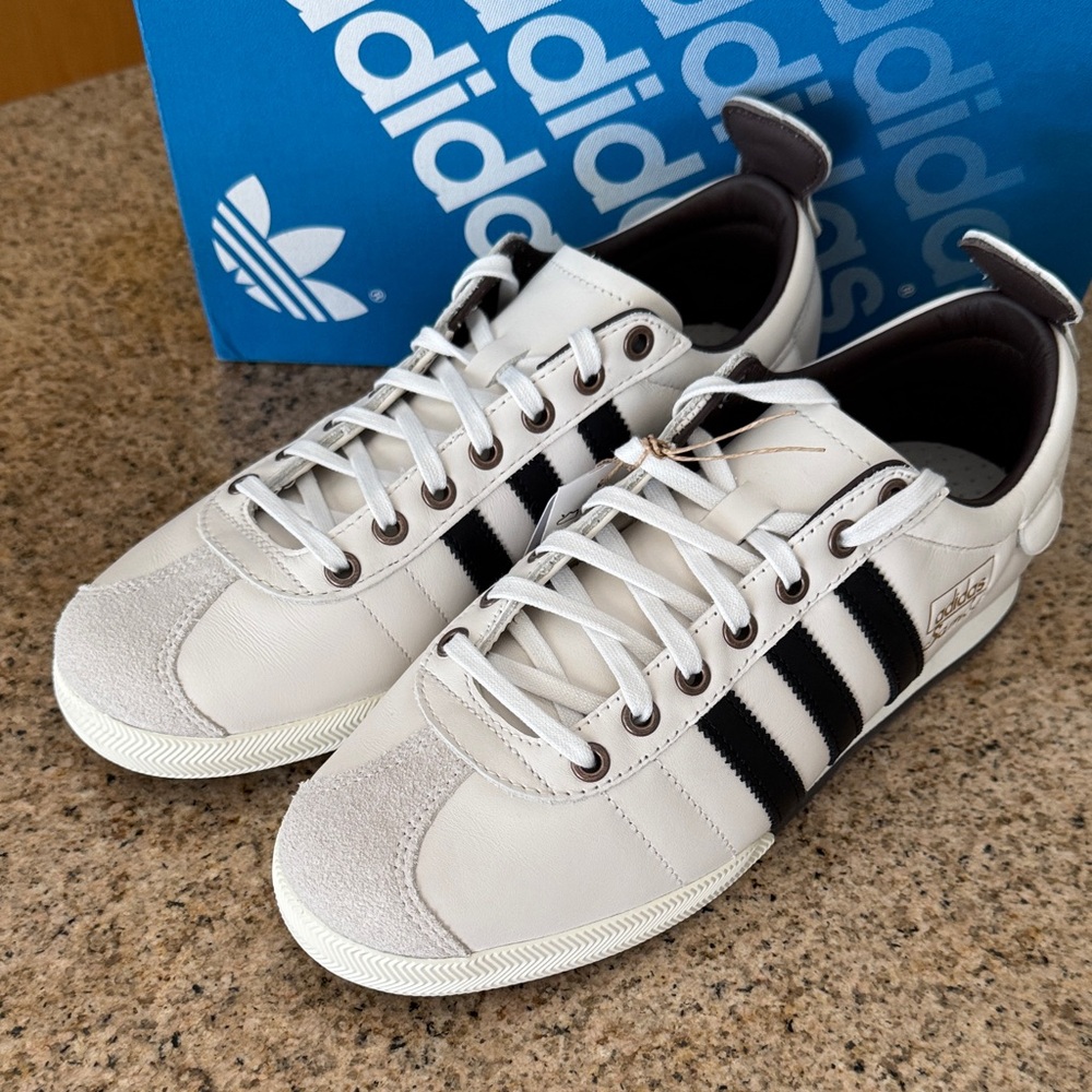 adidas SAMBA 62 Vintage Design Sneakers Cream Black Women’s 9.5 $140 NEW IN BOX